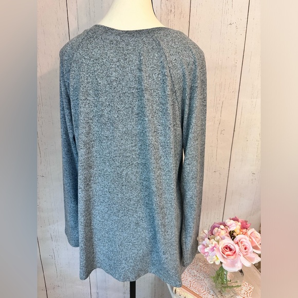 NWOT DG2 Diane Gilman Embellished Stretch brushed Women’s Sweater Size M - Picture 3 of 9